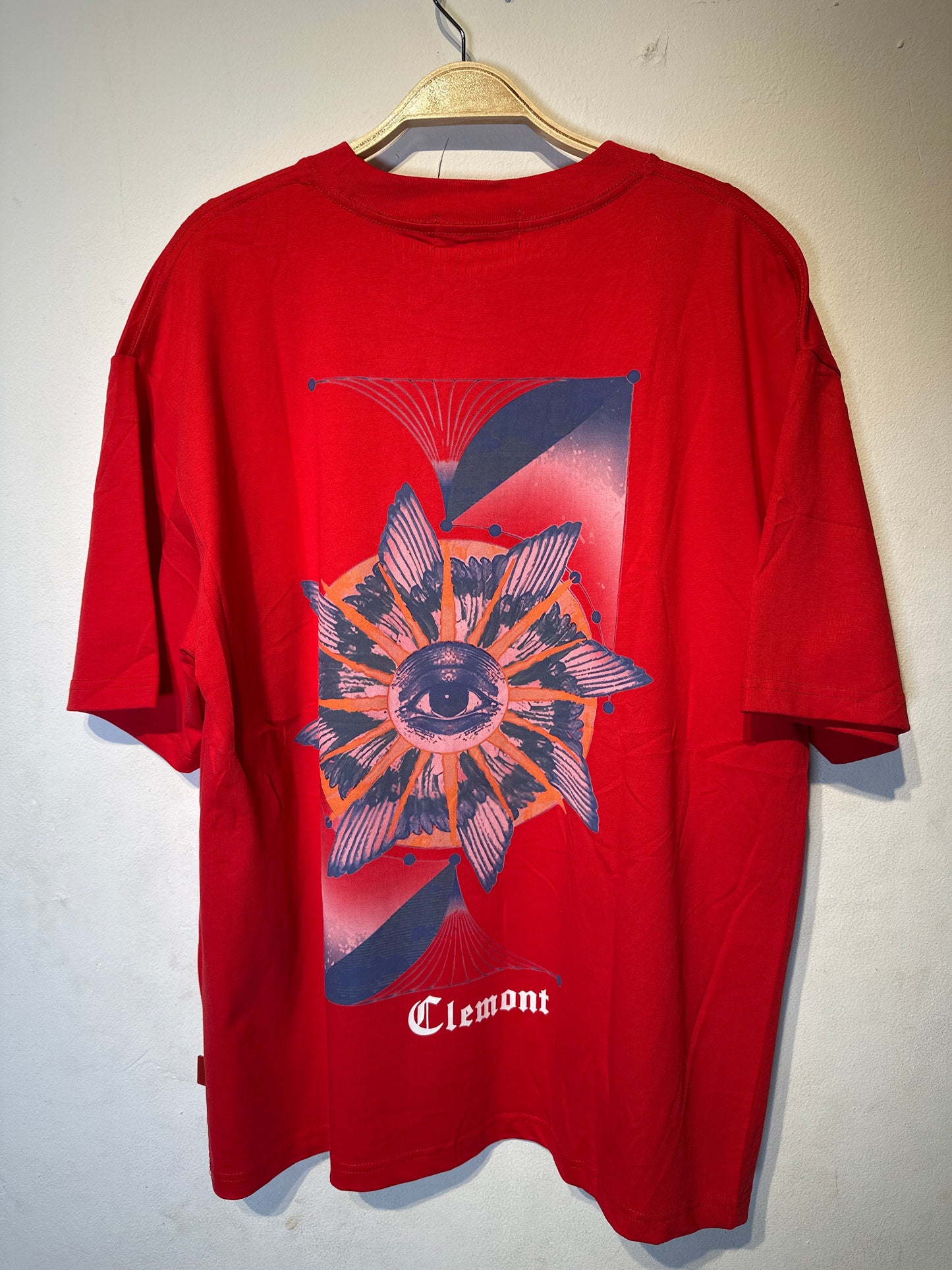 Camiseta Clemont roja estampado ojo