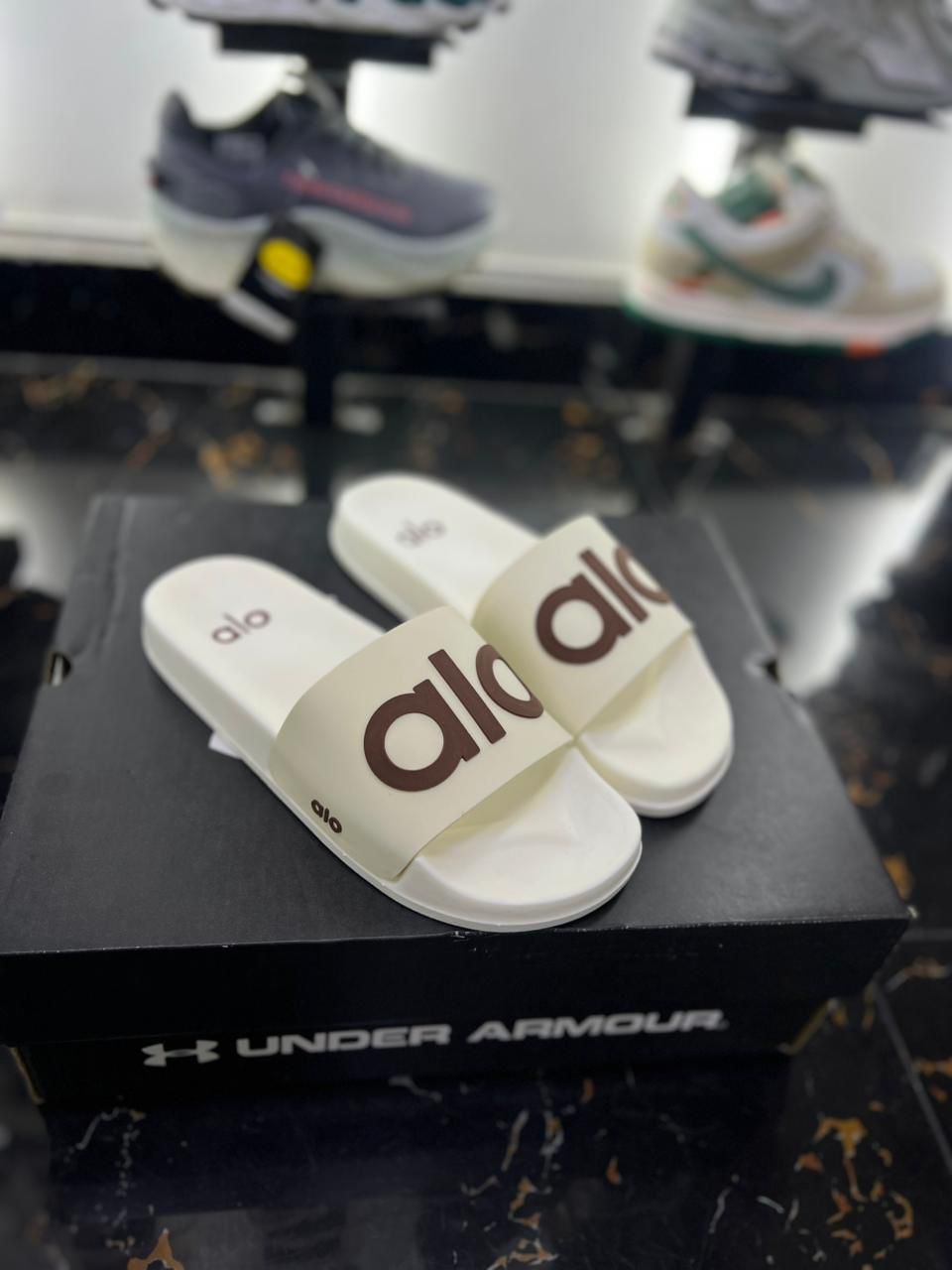 Chancletas alo beige