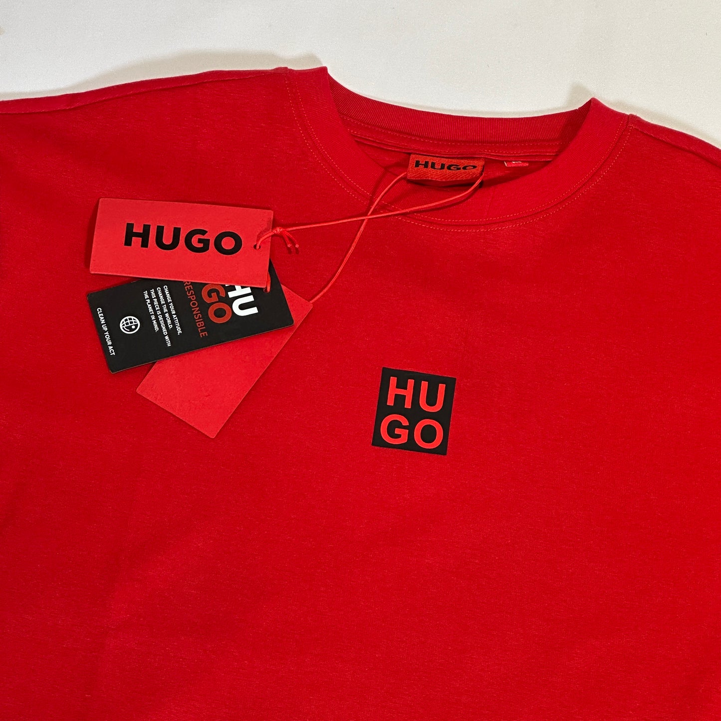 Camiseta Hugo roja