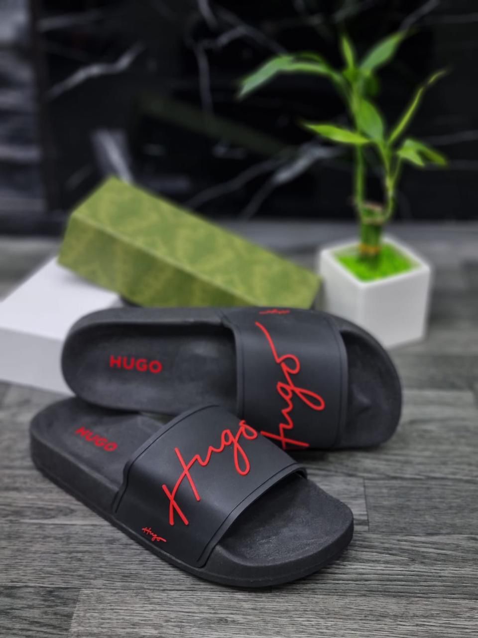 Chancletas hugo negras
