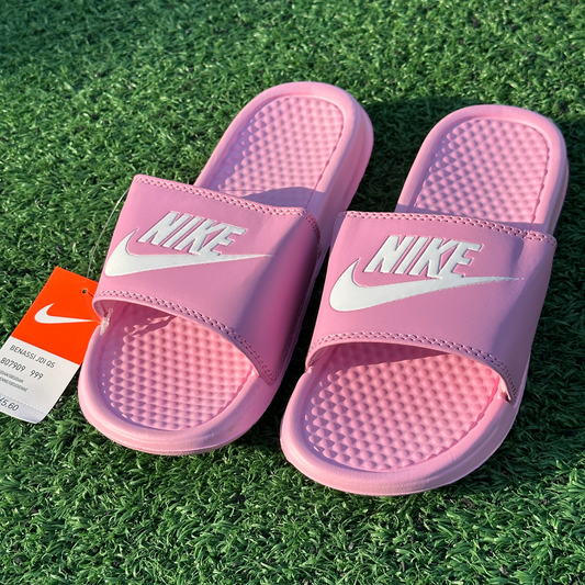 Chancletas Nike rosadas con blanco