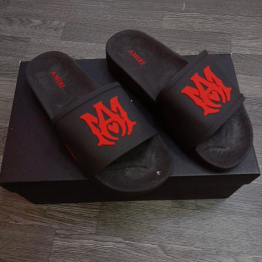 Chancletas Amiri Negras con Rojo
