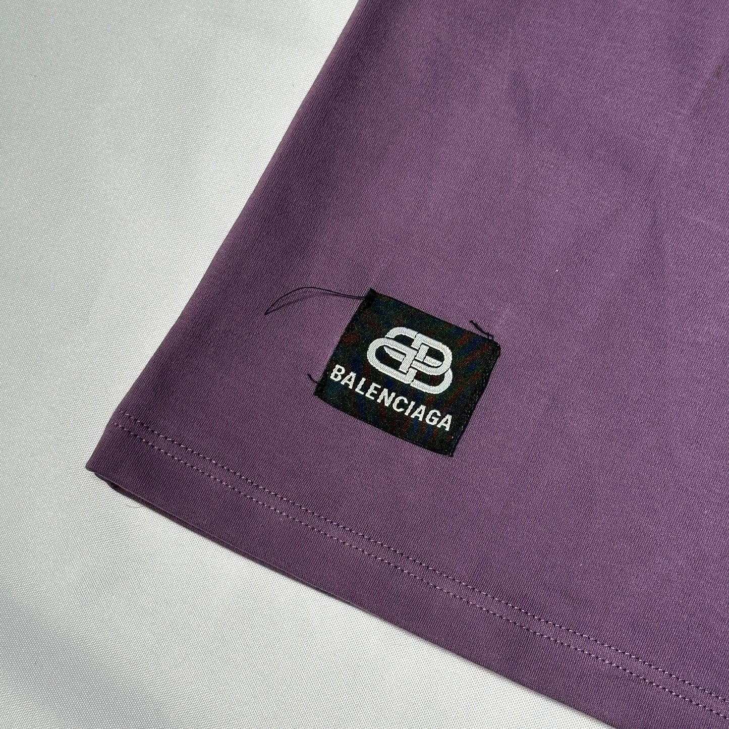 Camiseta Balenciaga morada