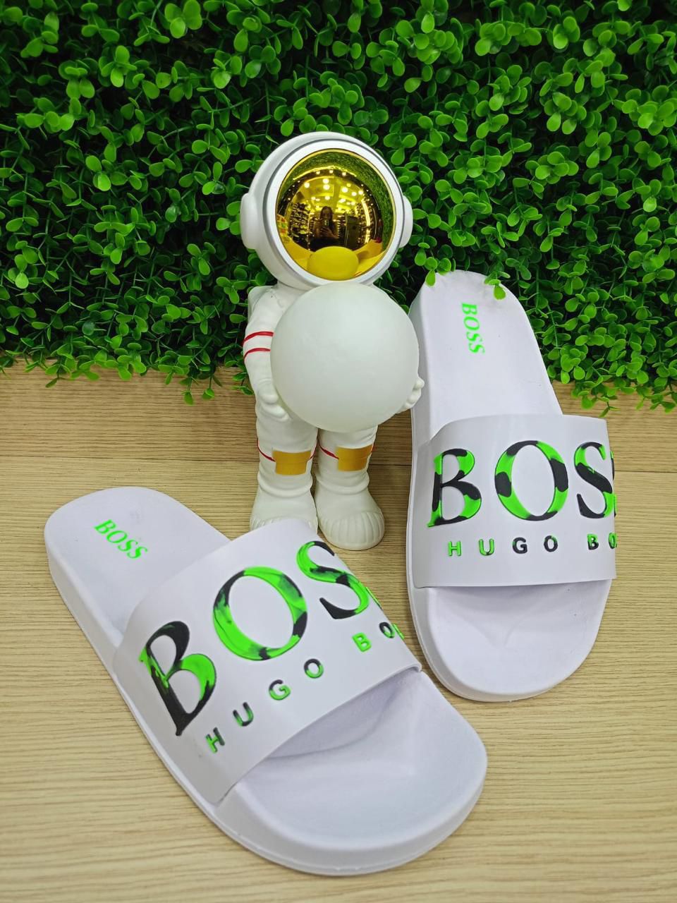 Chancletas Boss blancas