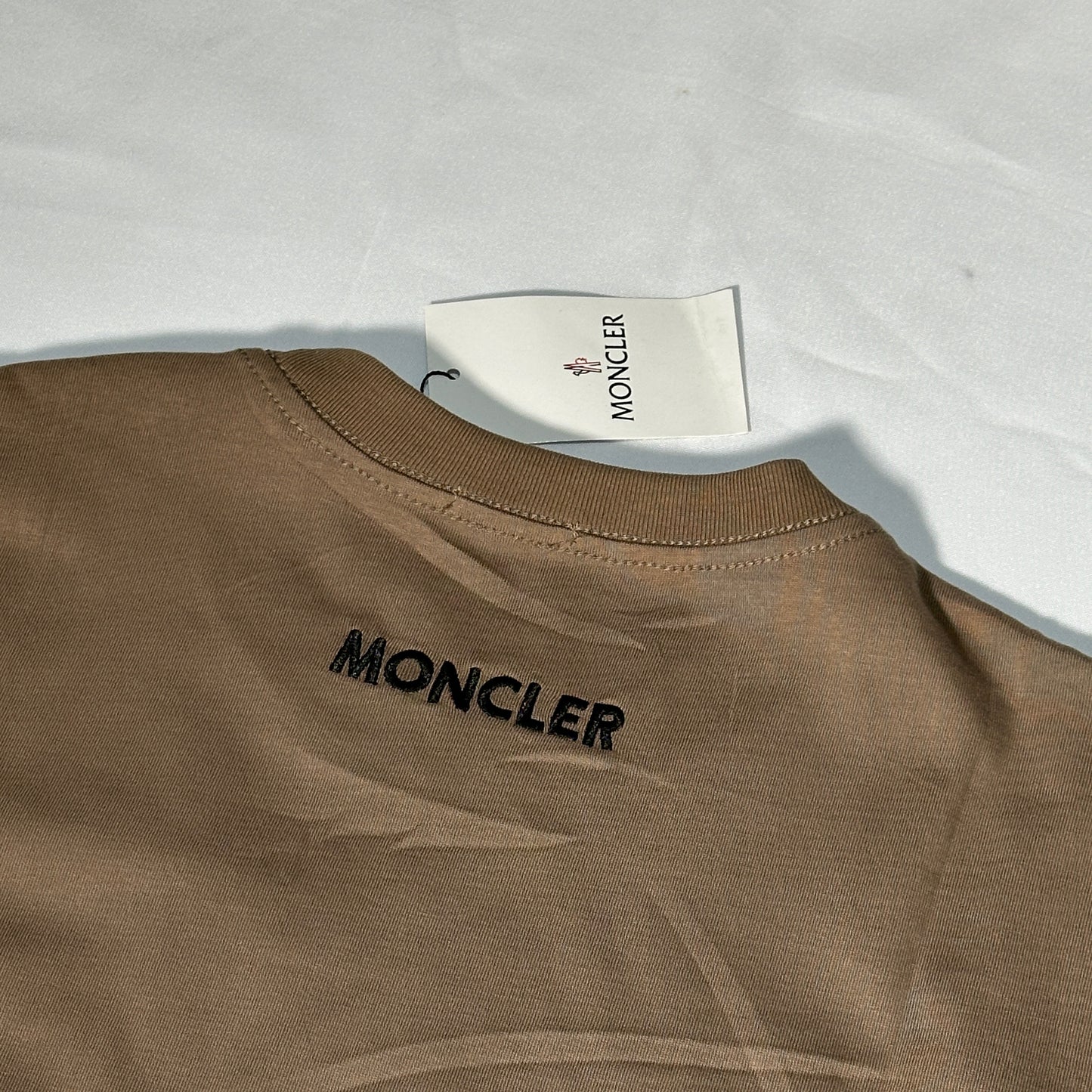 Camiseta Moncler café