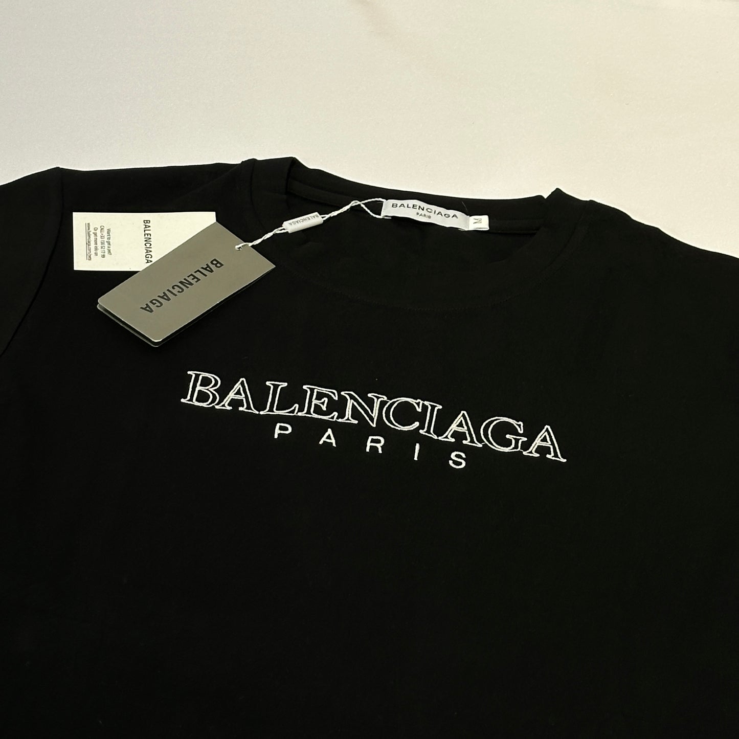 Camiseta balenciaga negro