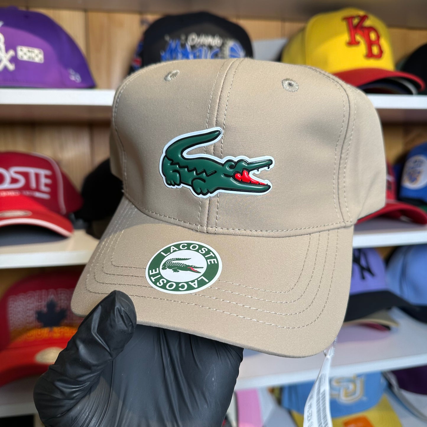Gorra Ajustable Lacoste Beige Logo Verde