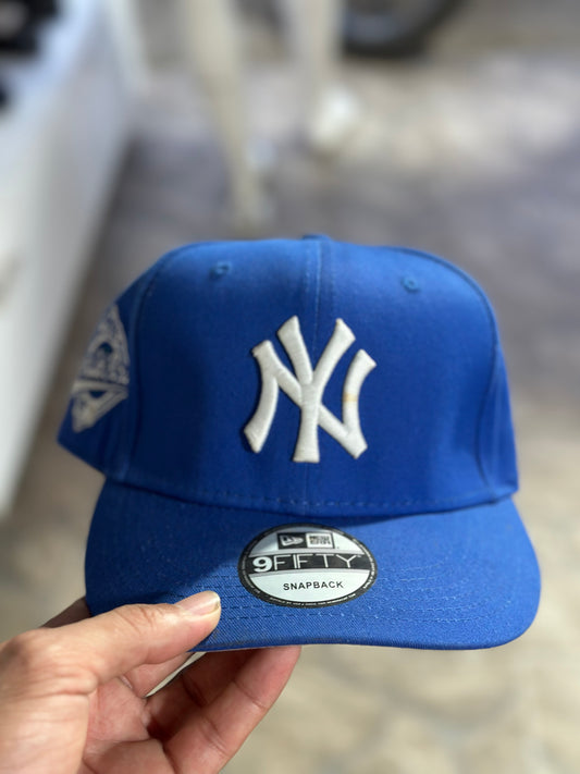 Gorra Ajustable Yankees Azul con Blanco