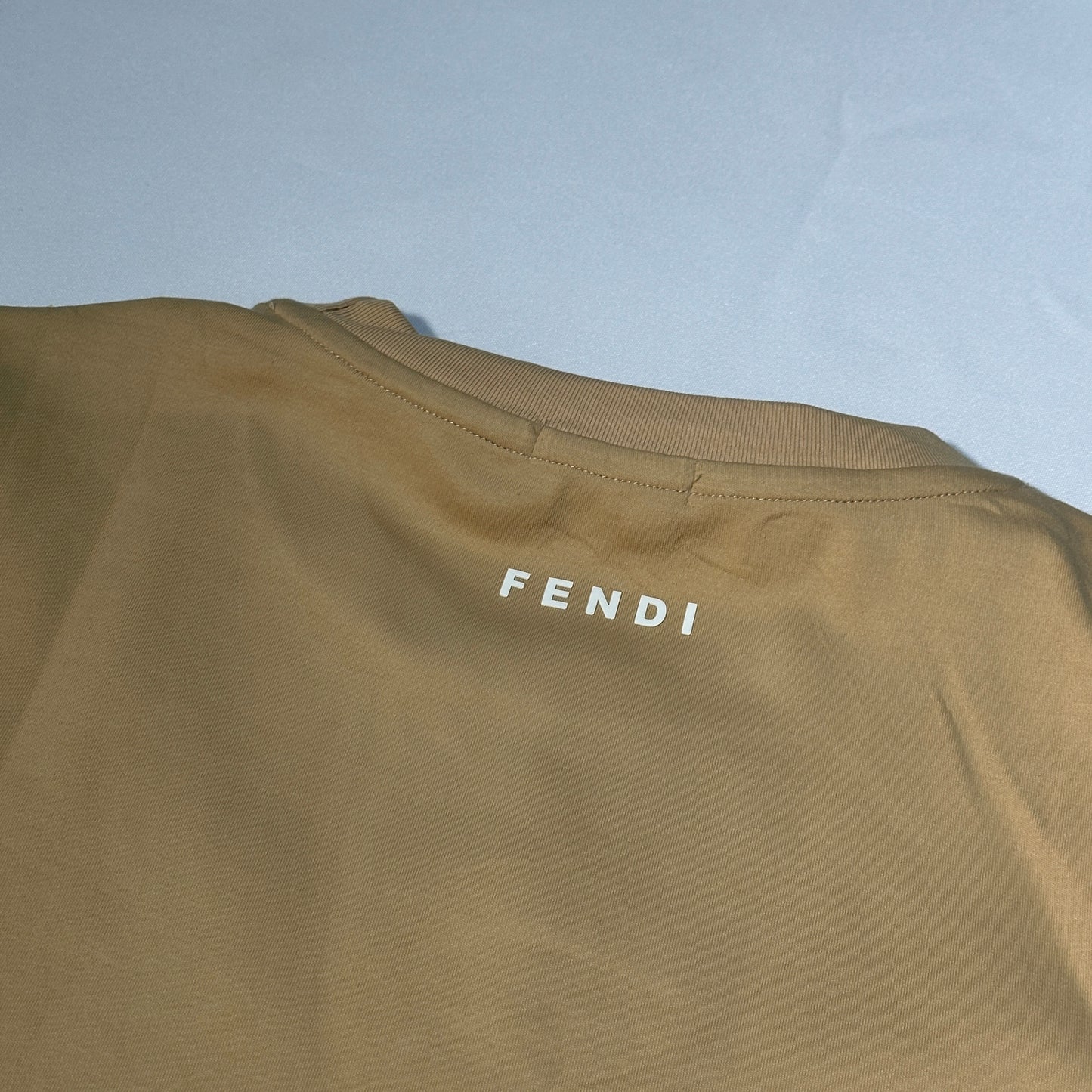 Camiseta Fendi beige
