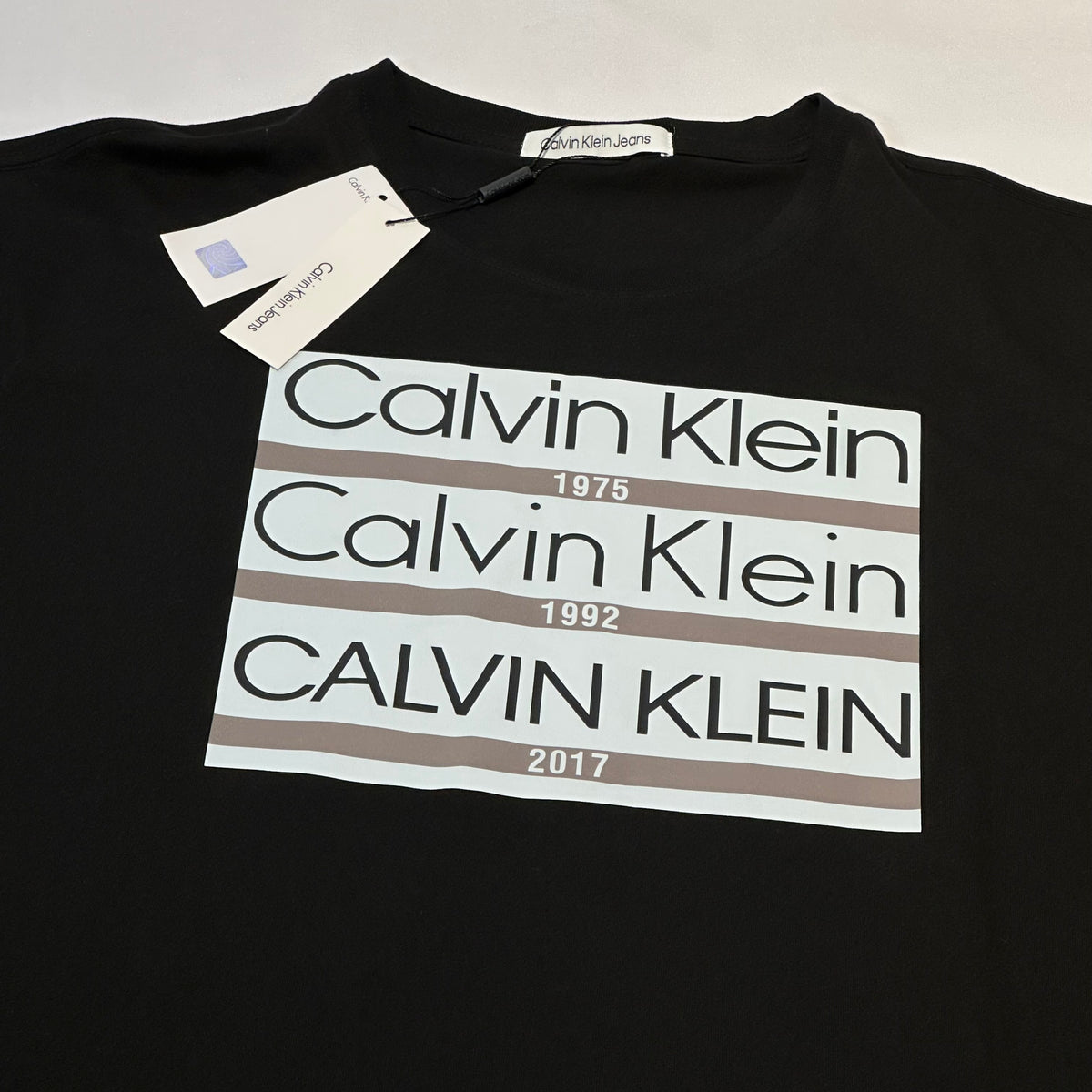 Camiseta Calvin Klein negra