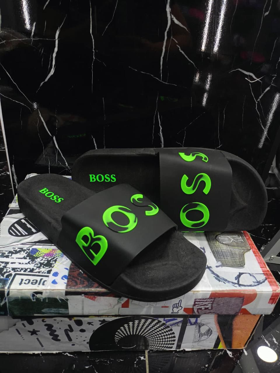 Chancletas Boss negras