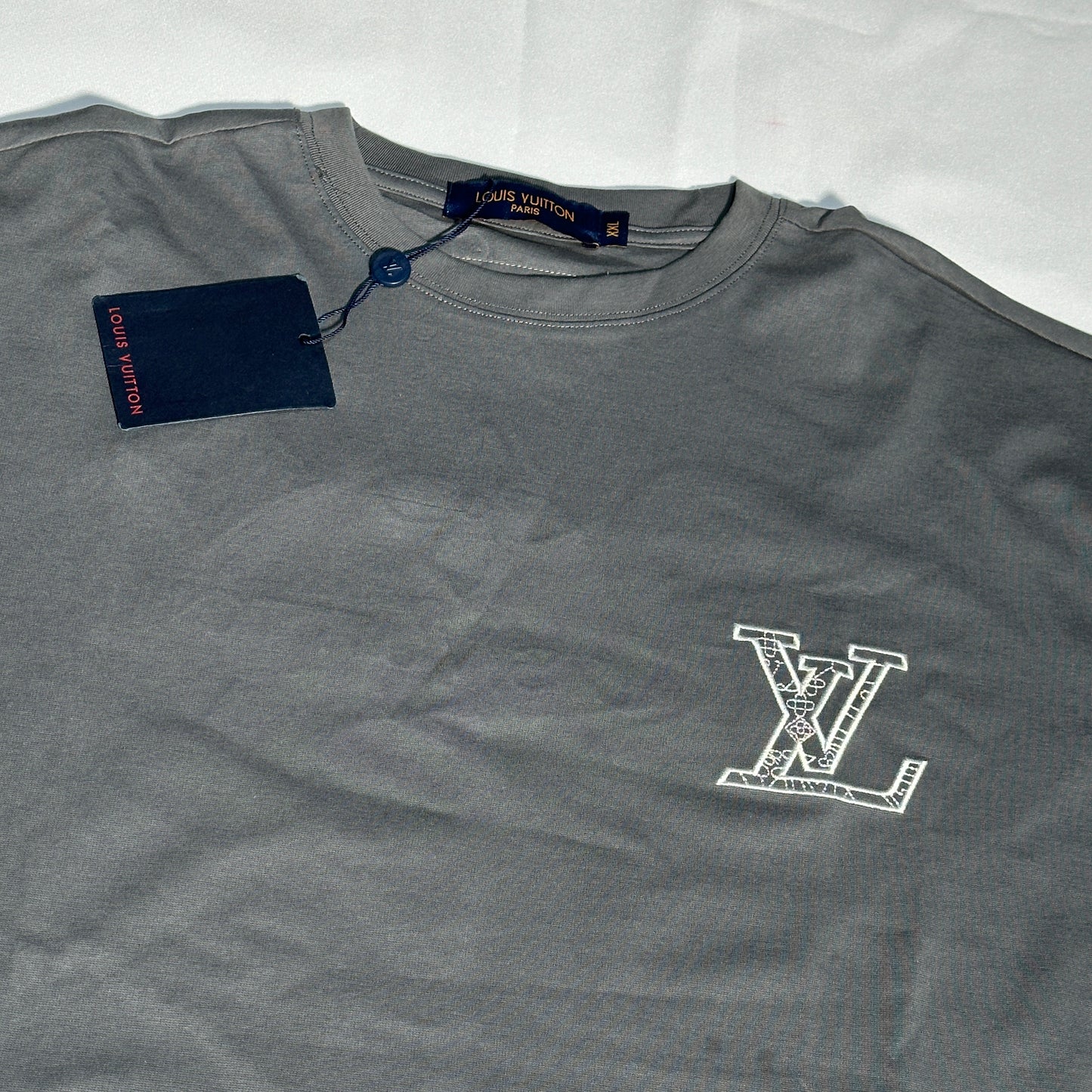 Camiseta Louis Vuitton gris