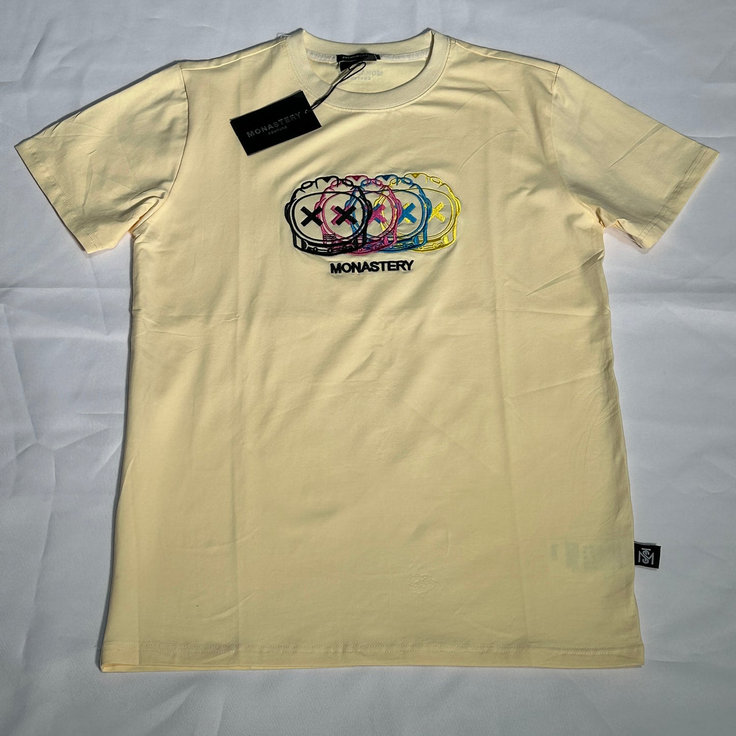 Camiseta Monastery amarilla