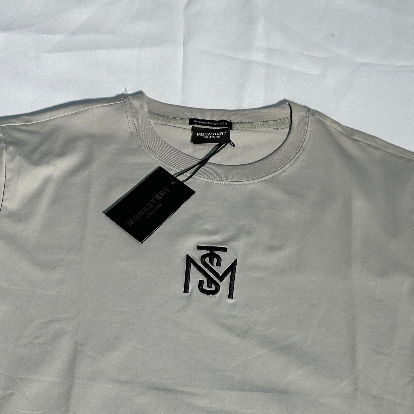 Camiseta Monastery gris