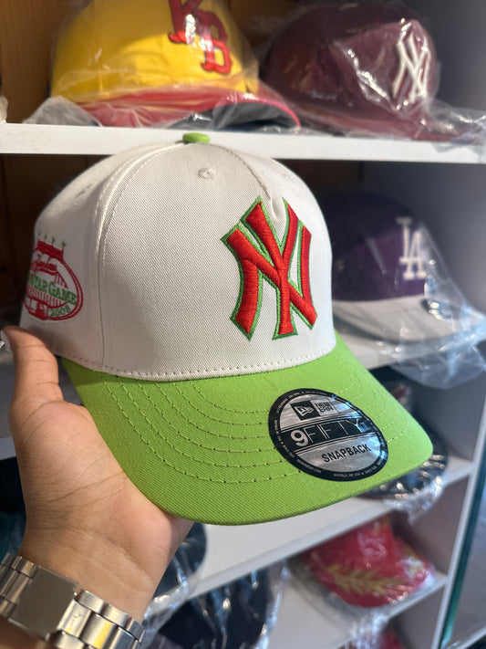 Gorra Ajustable Yankees Blanca con Verde