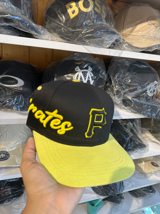 Gorra cerrada pirates