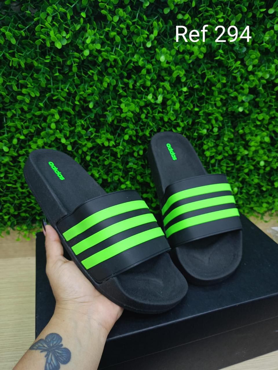 Chancletas Adidas negras
