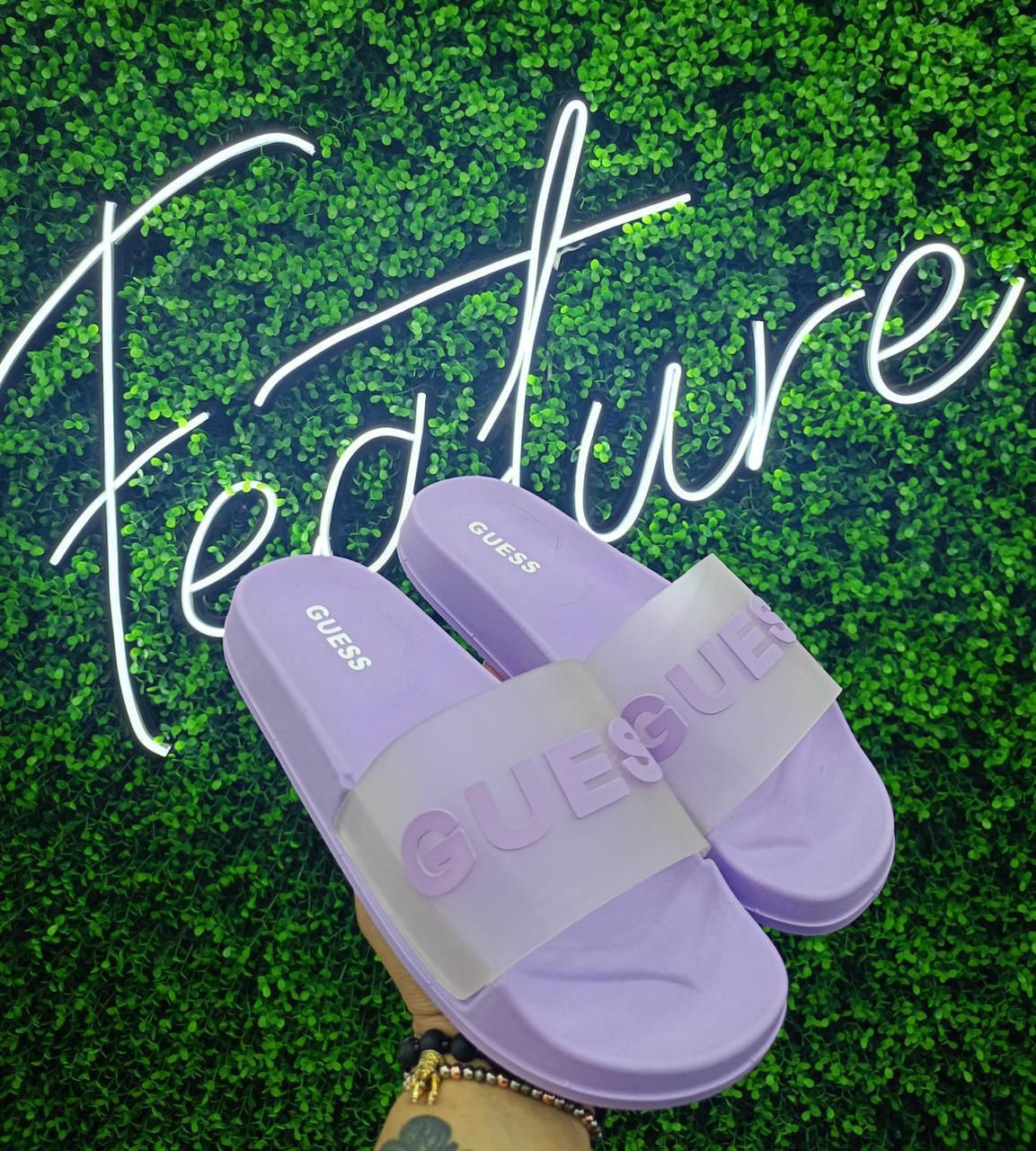 Chancletas guess moradas