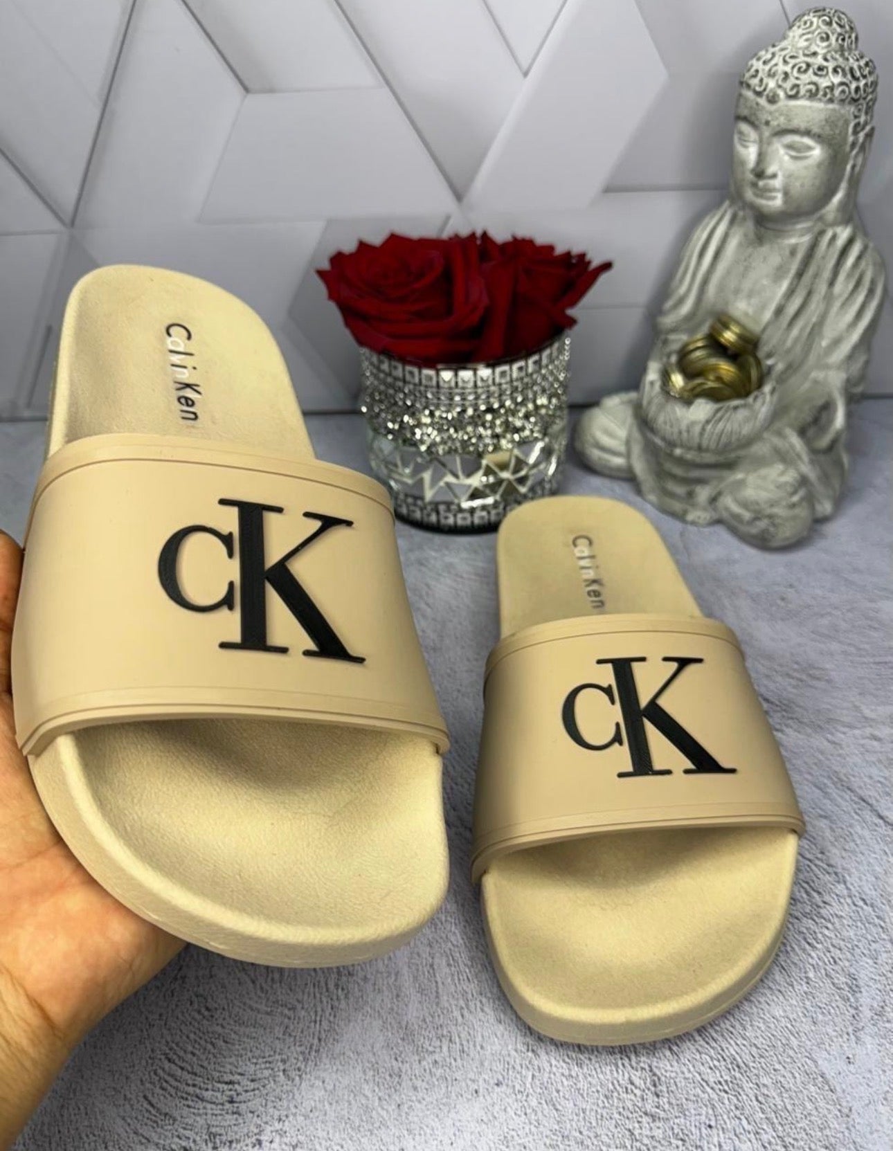 Chancletas calvin klein beige