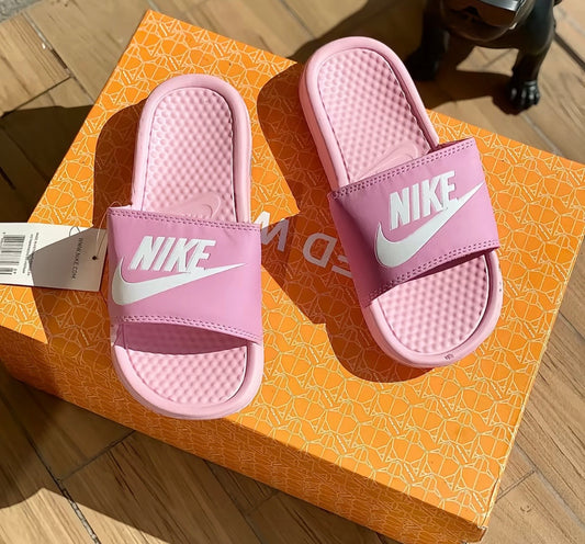 Chancletas Nike rosadas