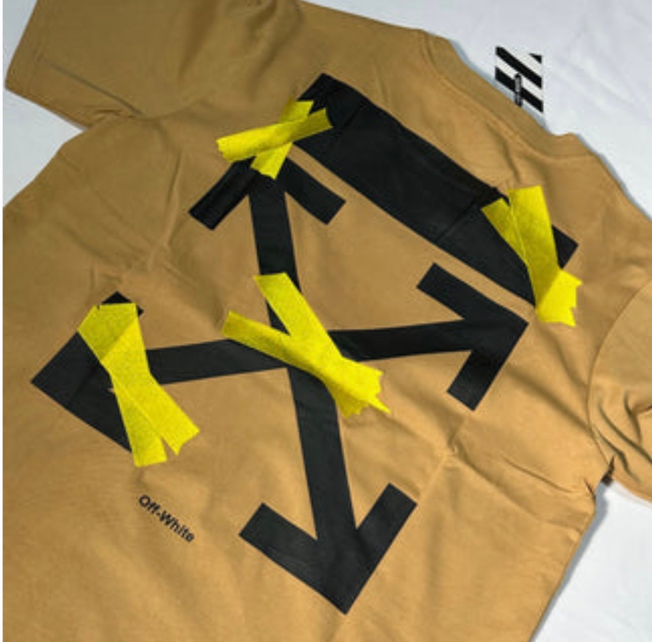 Camiseta Off white café