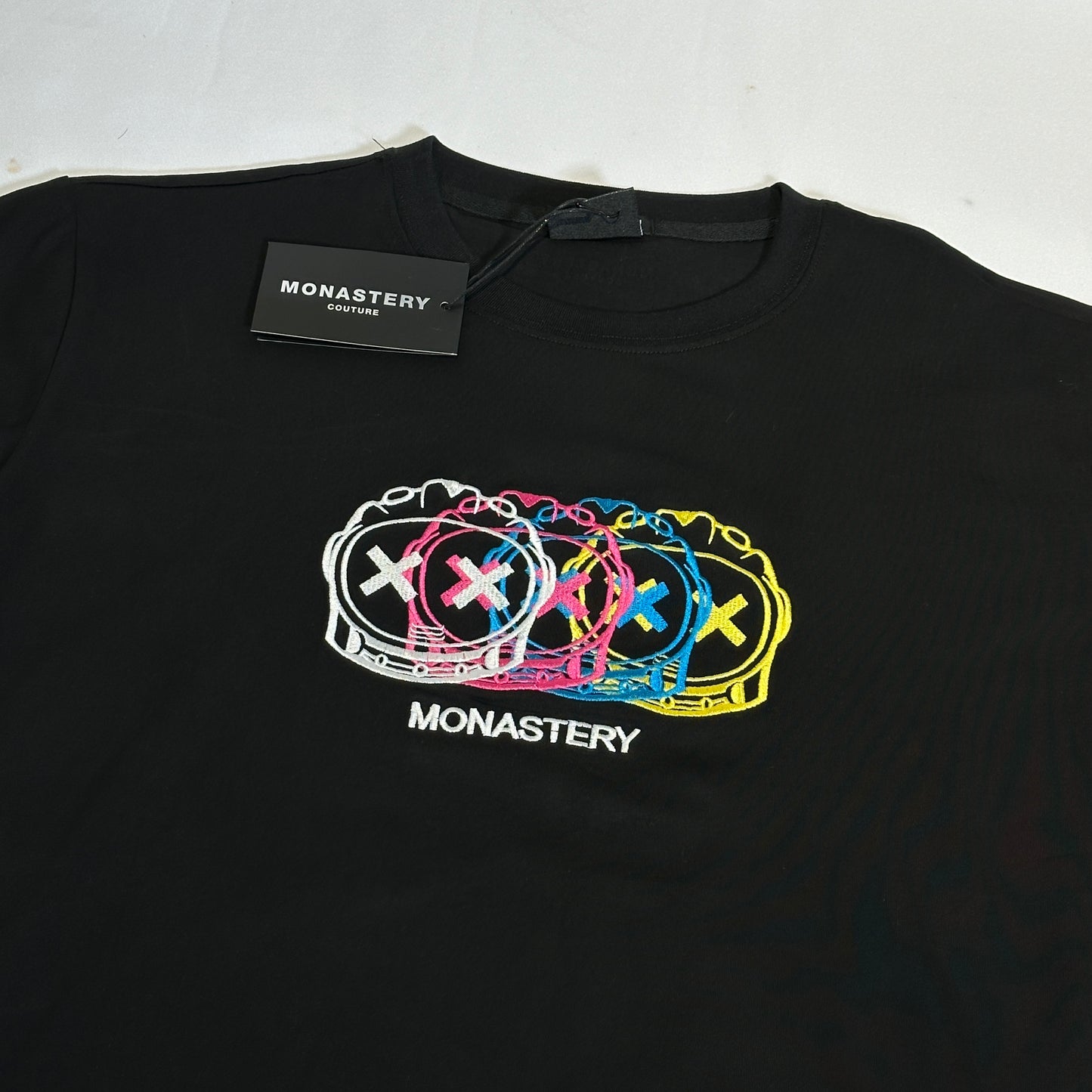 Camiseta monastery negra