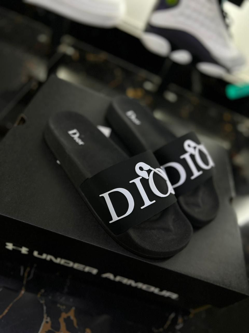 Chancletas Dior negra