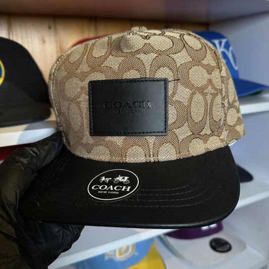 Gorra Ajustable Coach Marrón con Negro