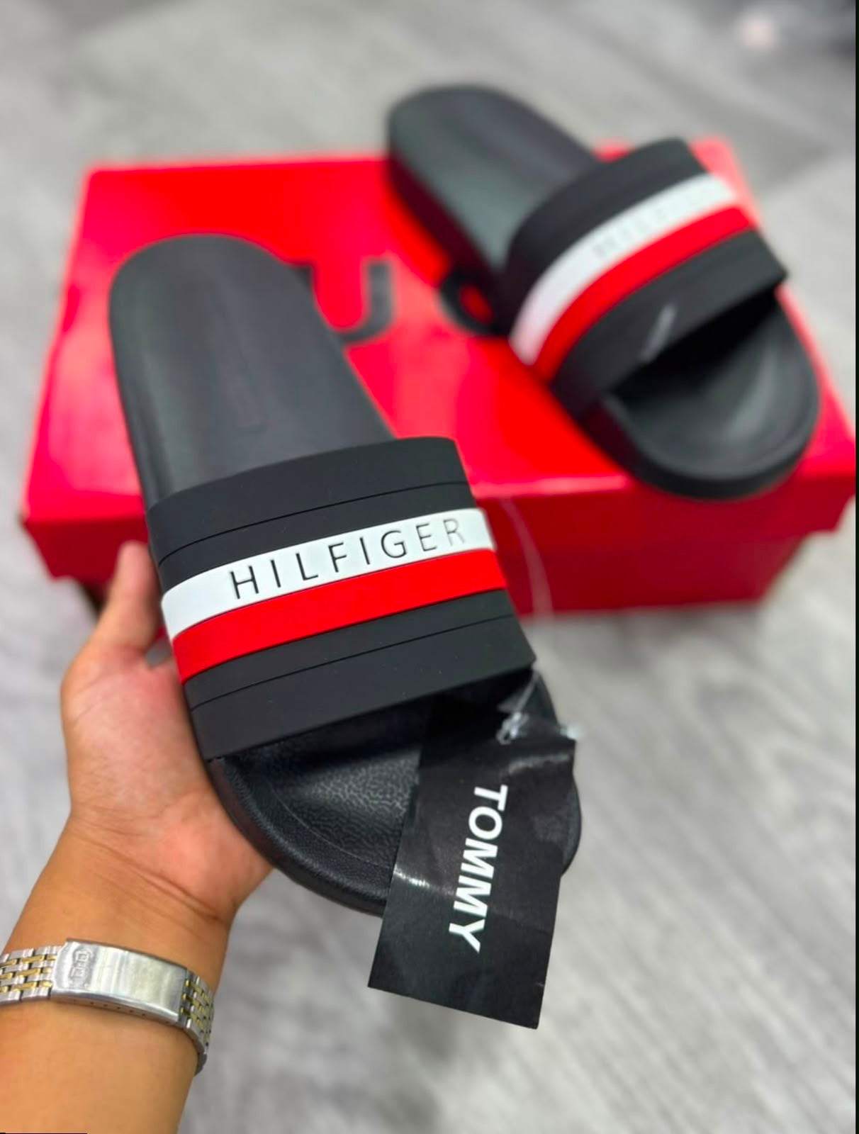 Chancletas Tommy negras