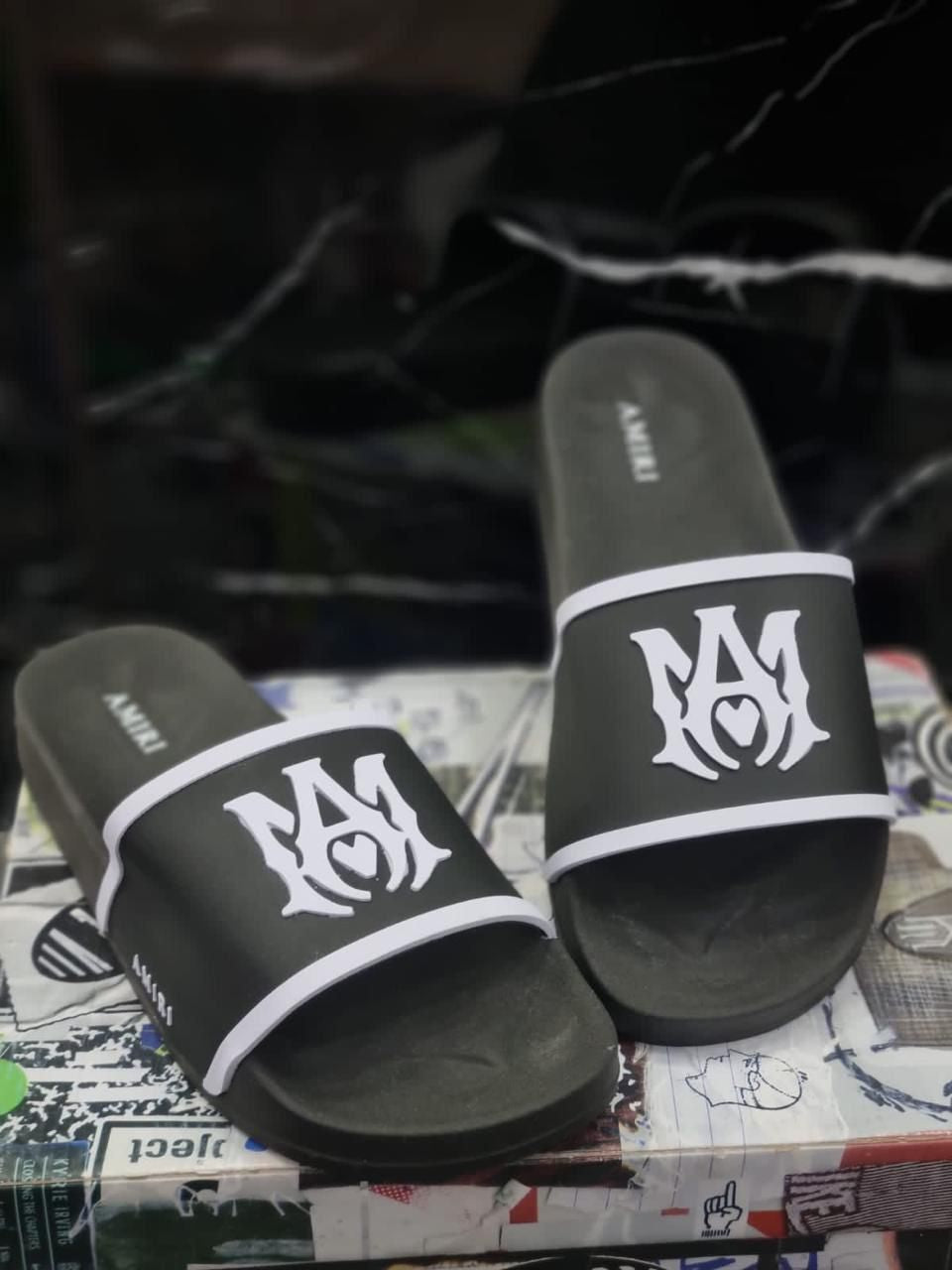 Chancletas Amiri negras