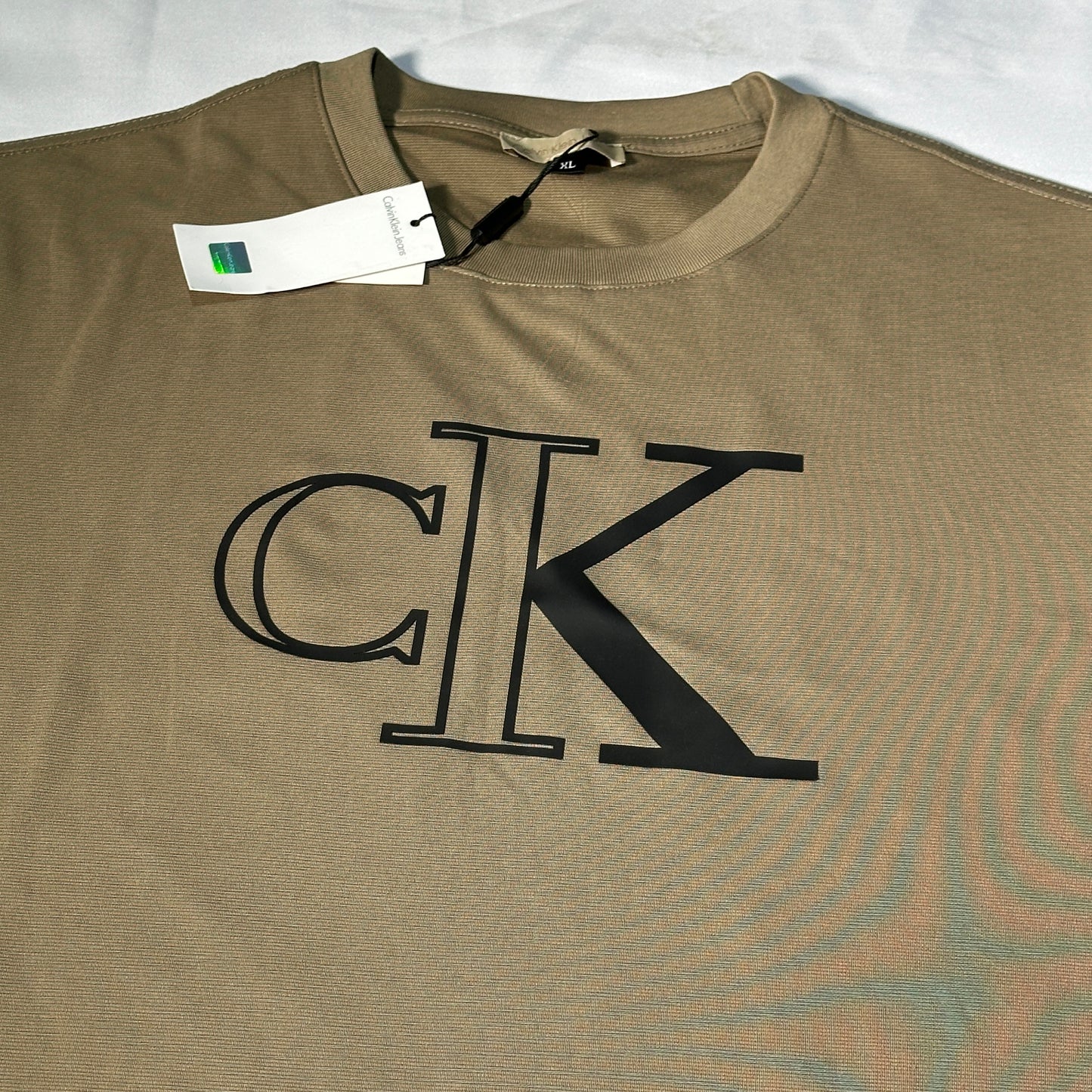 Camiseta Calvin Klein cafe