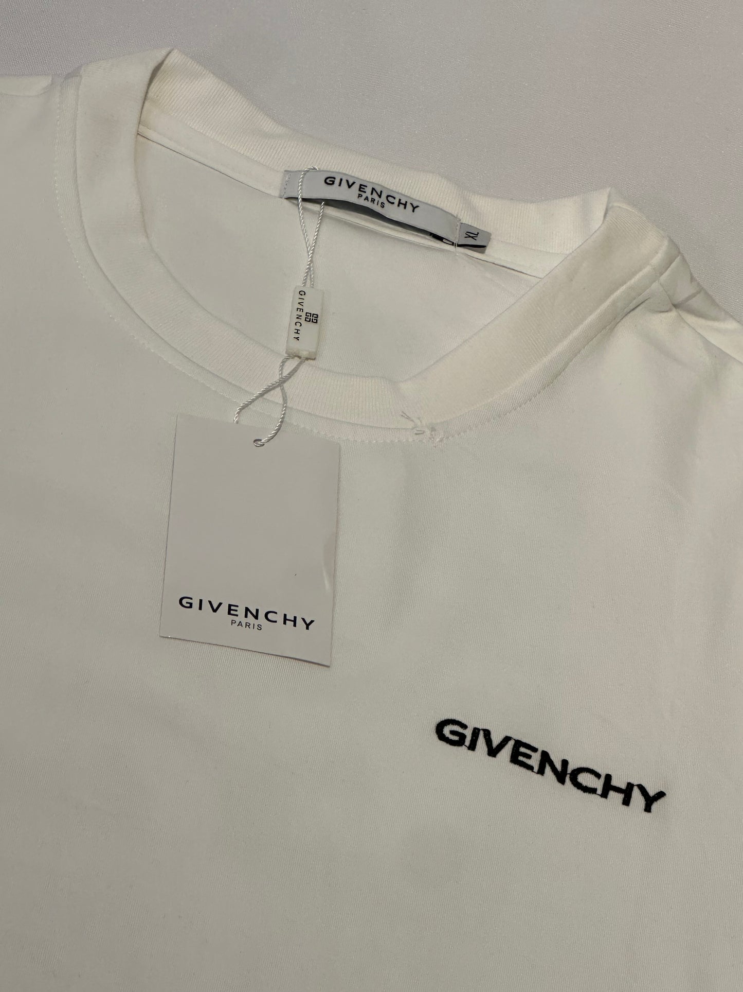 Camiseta givenchy blanca