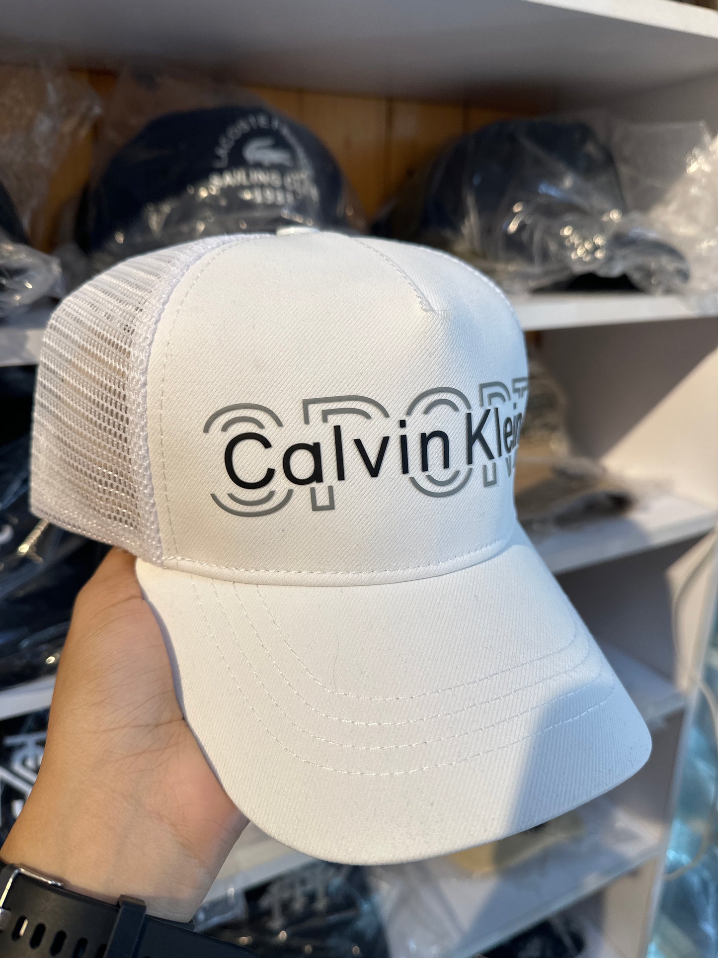 Gorra Ajustable Calvin Klein Blanca Diseño 1