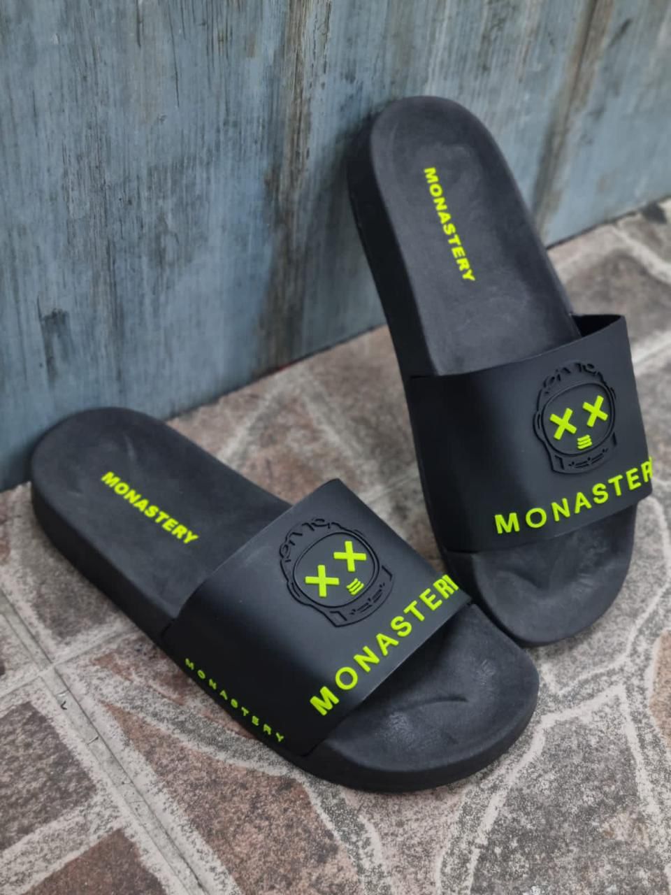 Chancletas monastery negra
