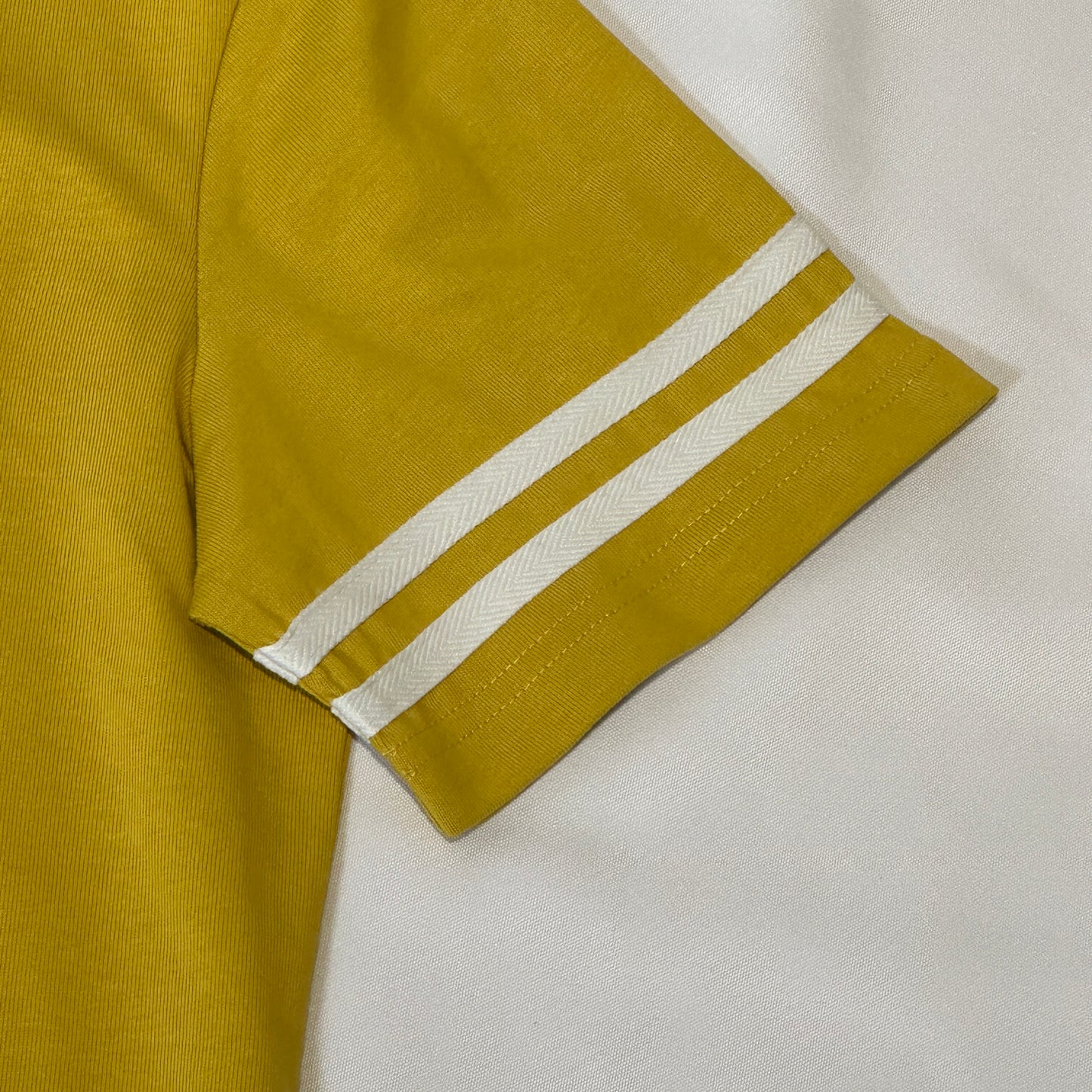 Camiseta puma mostaza