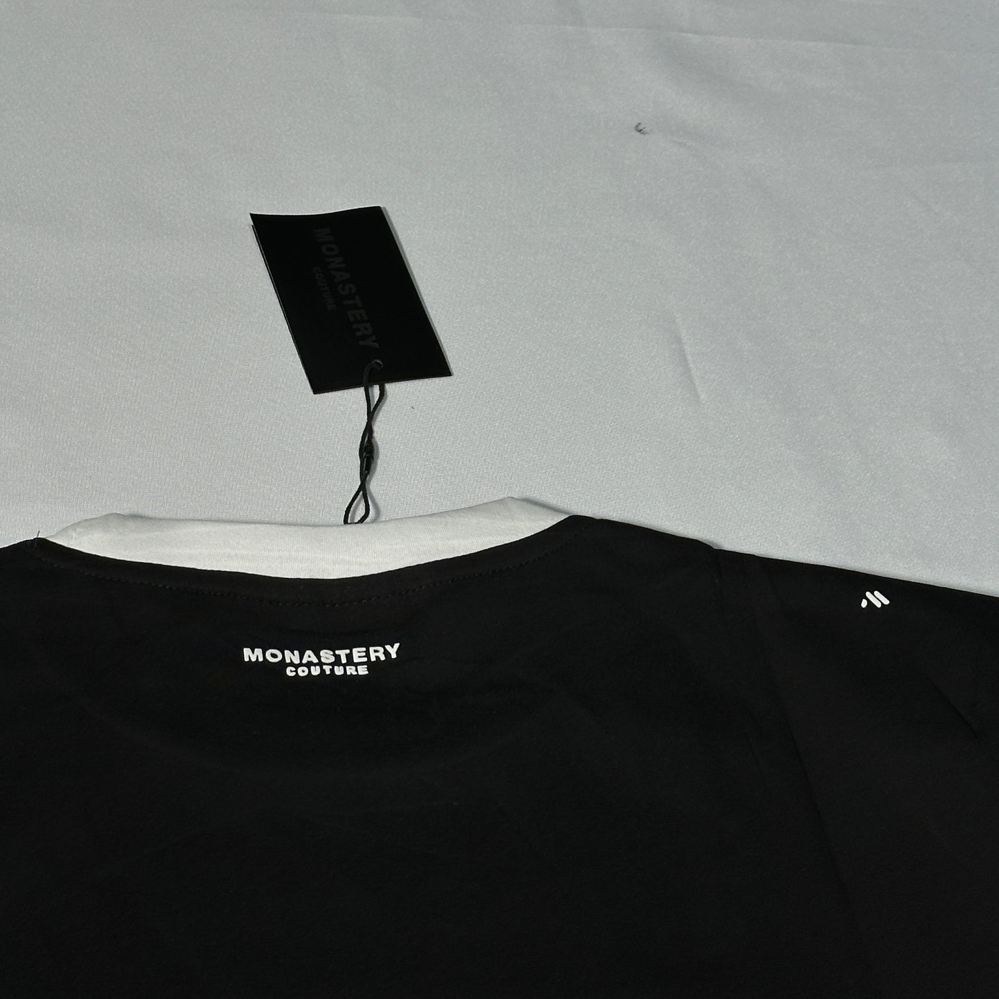 Camiseta Monastery negra