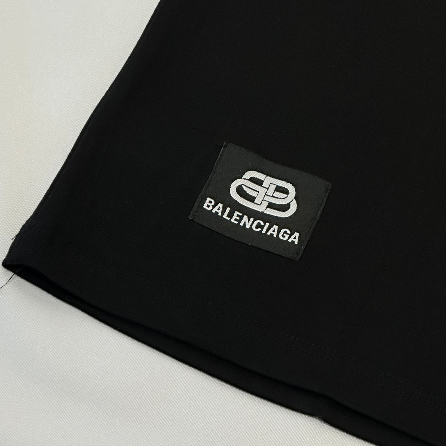 Camiseta balenciaga negro
