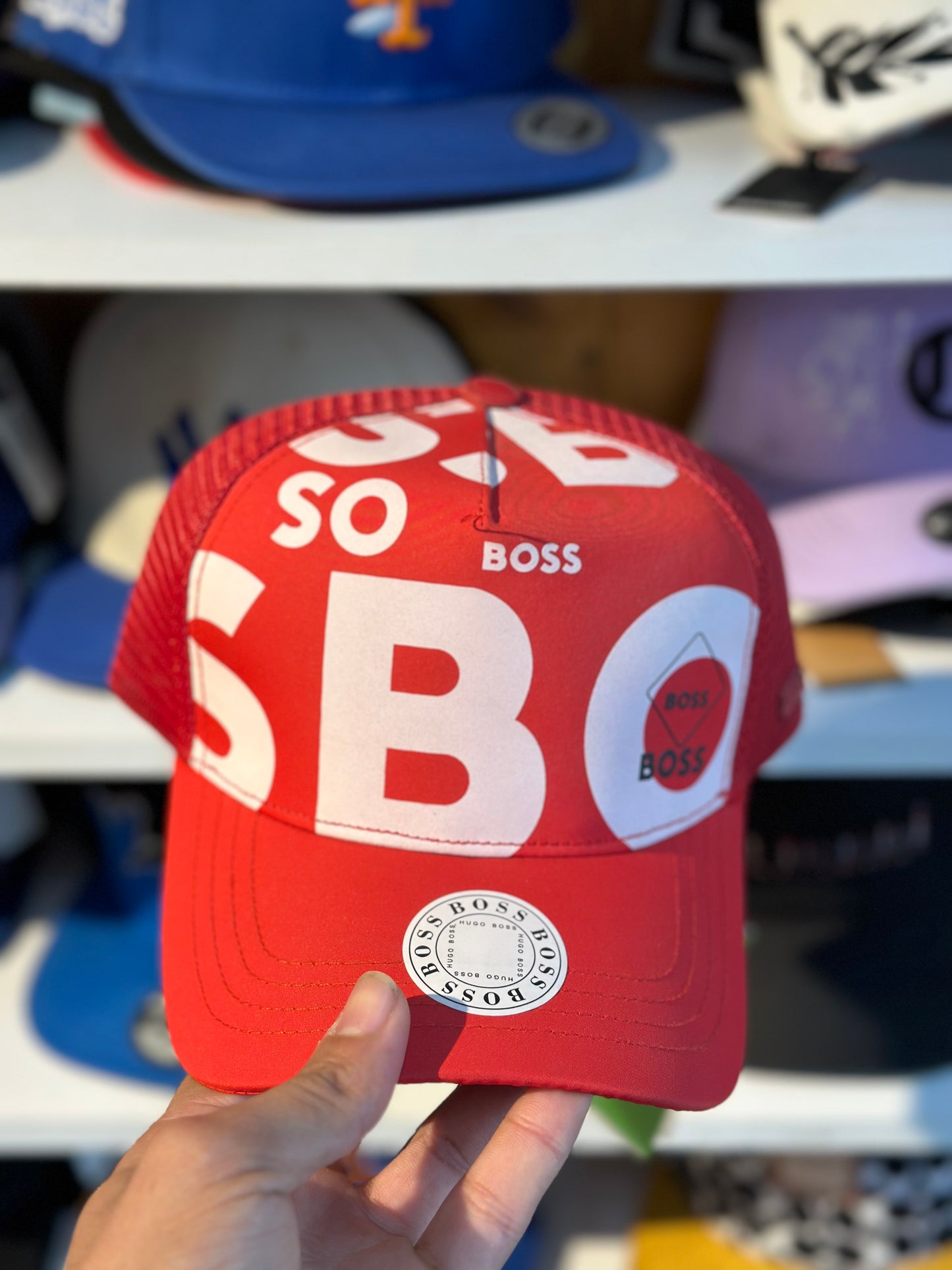 Gorra Ajustable Boss Rojo con Blanco