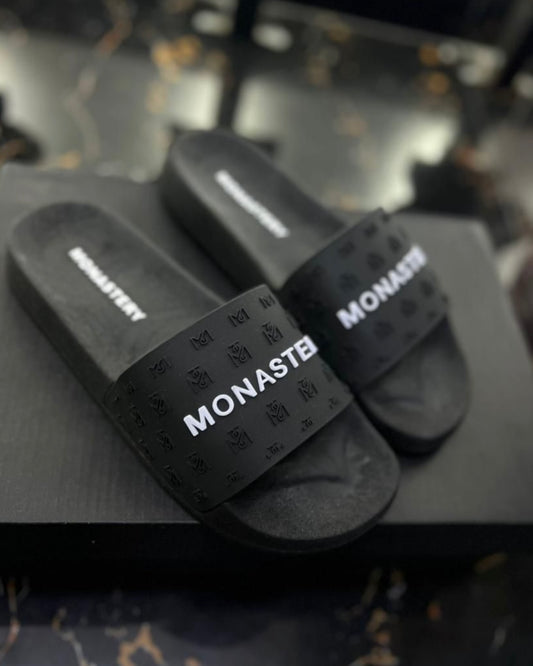 Chancletas Monastery Negras Letras Blancas Diseño 4