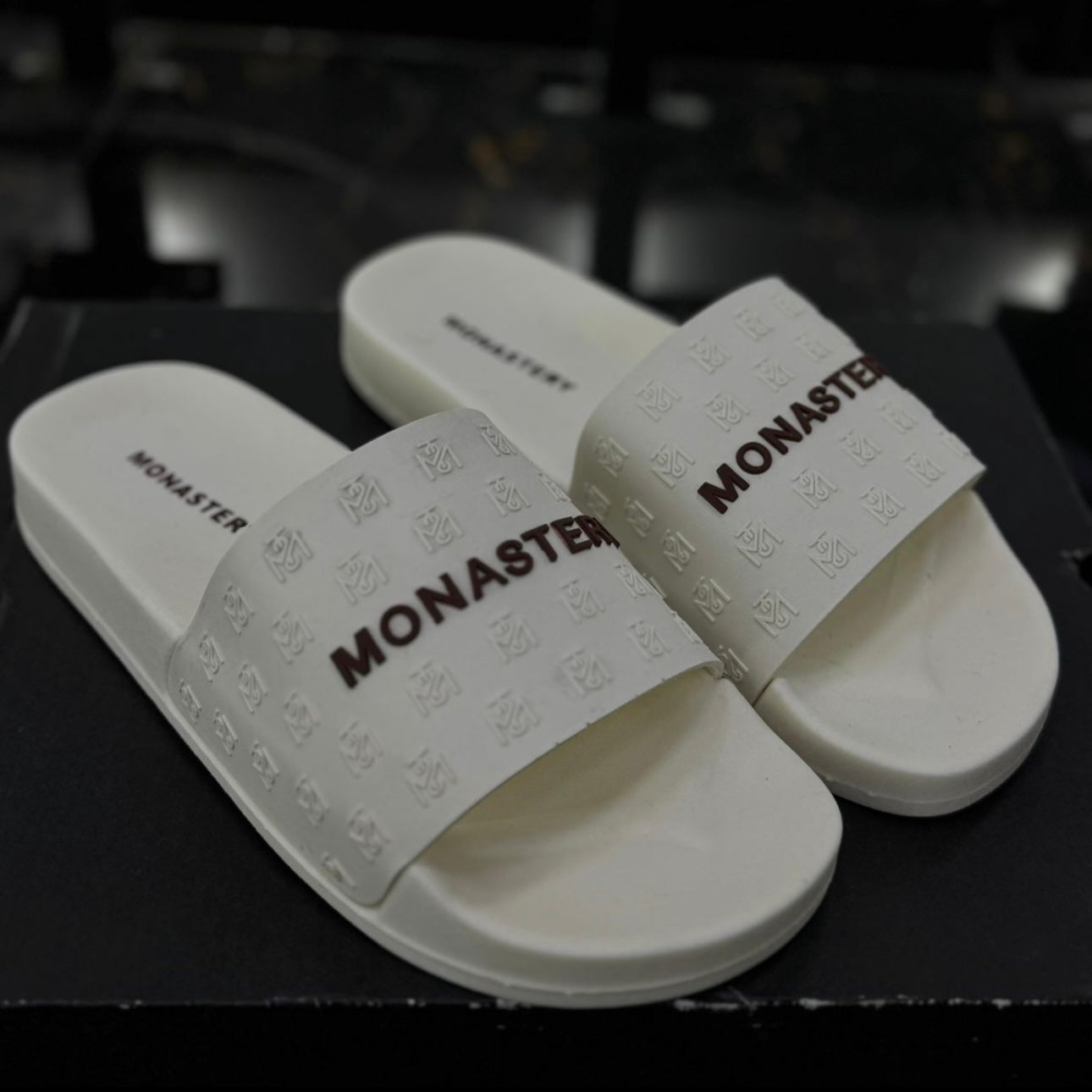 Chancletas Monastery Beige Diseño Clásico 3