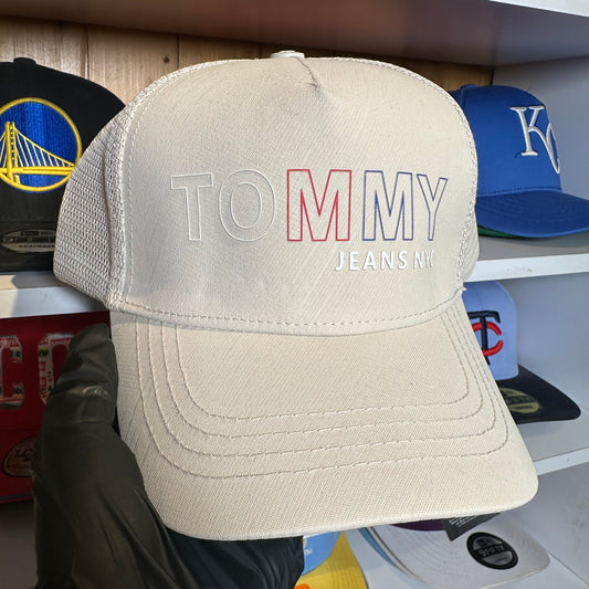Gorra Ajustable Tommy Beige Diseño 2