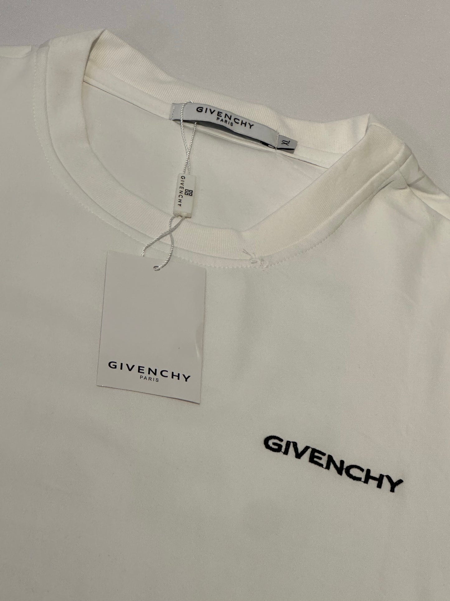 Camiseta Givenchy blanca