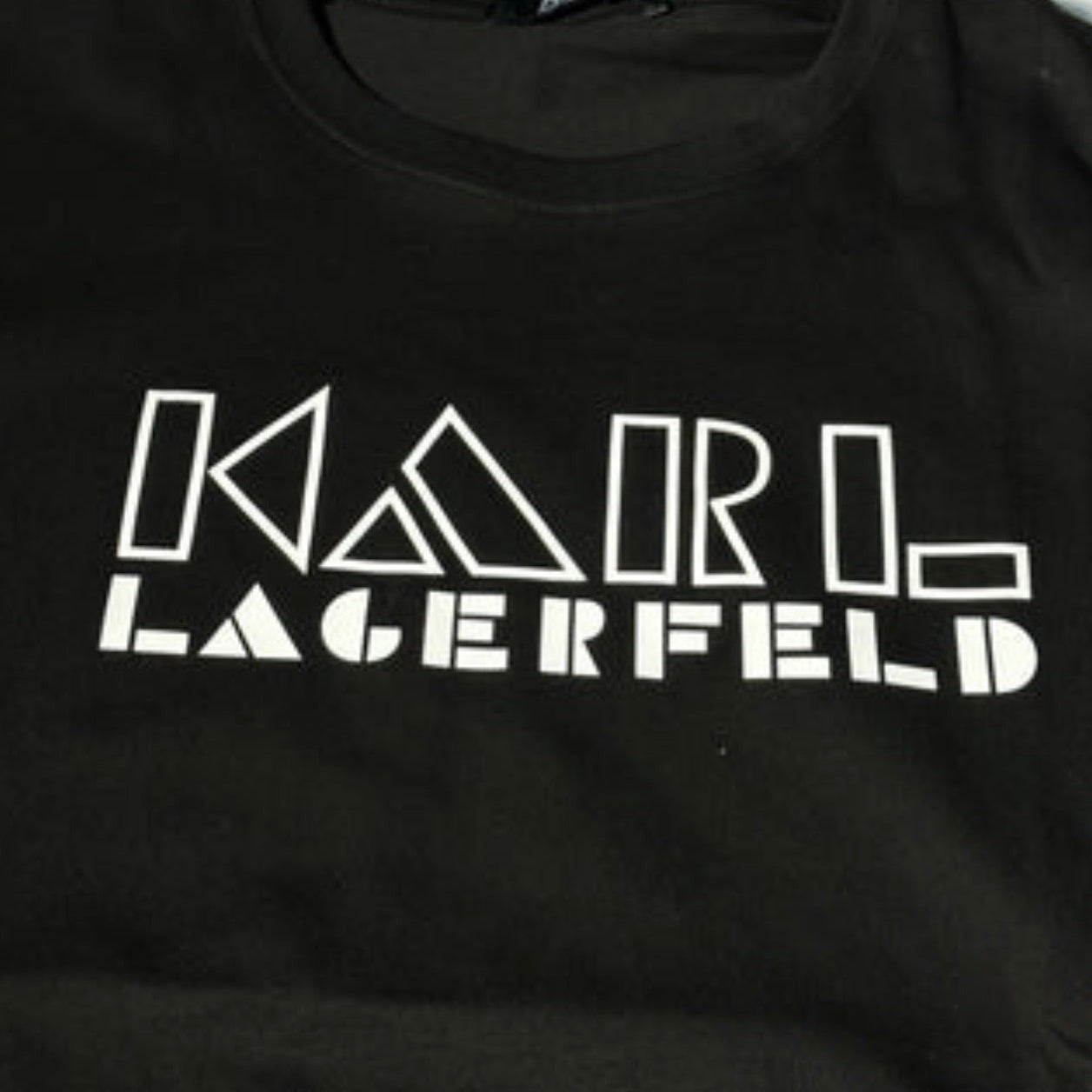 Camiseta Karl negra diseño 2