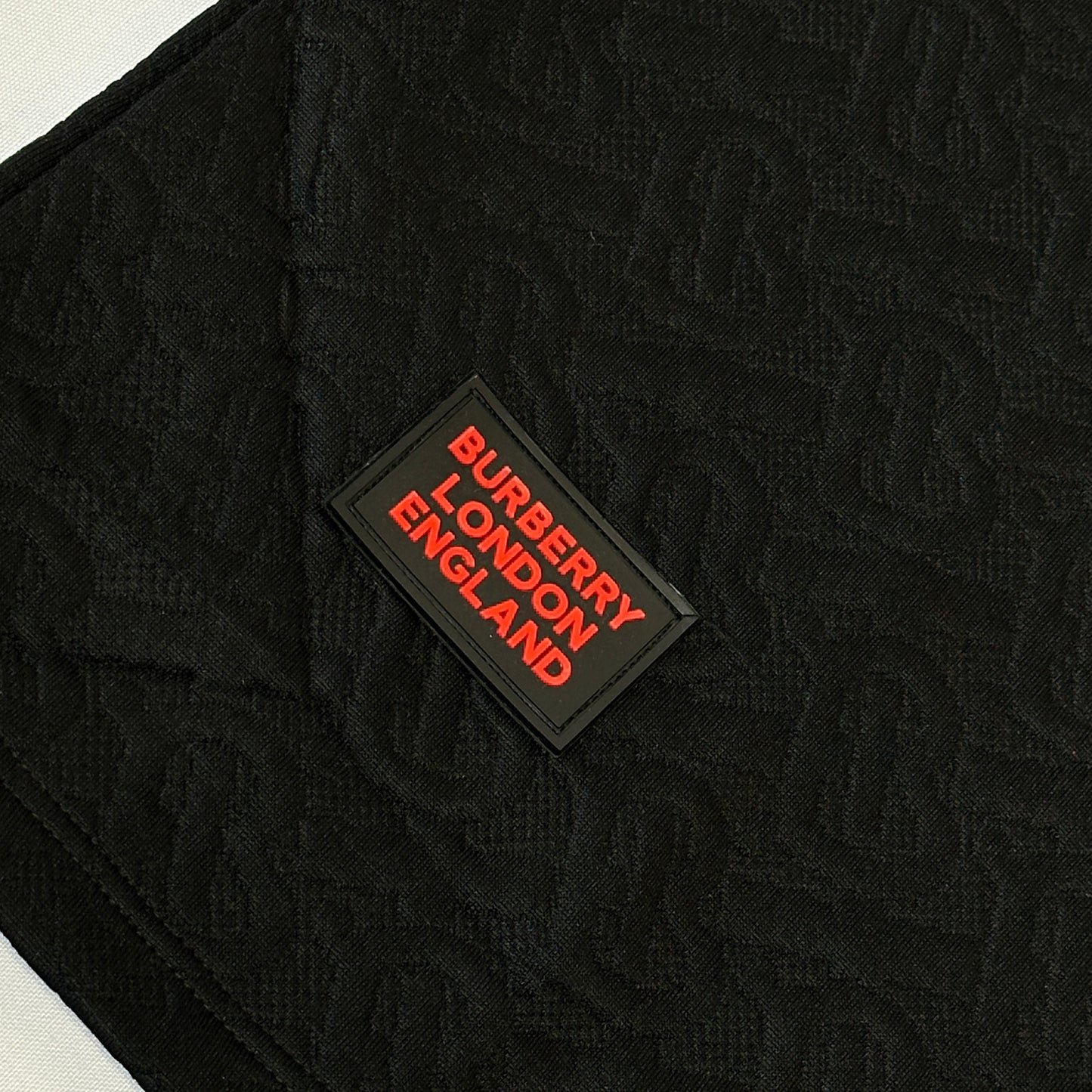 Camiseta burberry negra