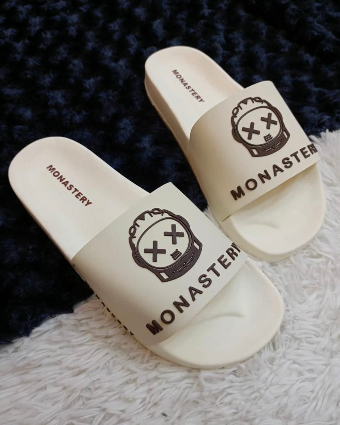 Chancletas Monastery Beige con Marrón