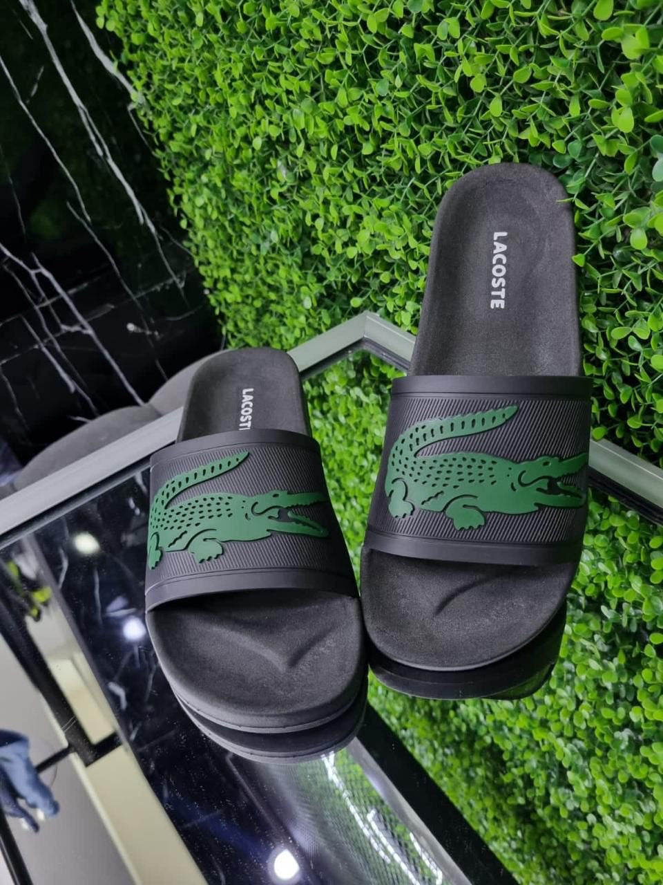 Chancletas lacoste