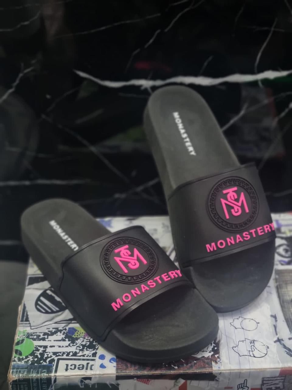 Chancletas monastery negras