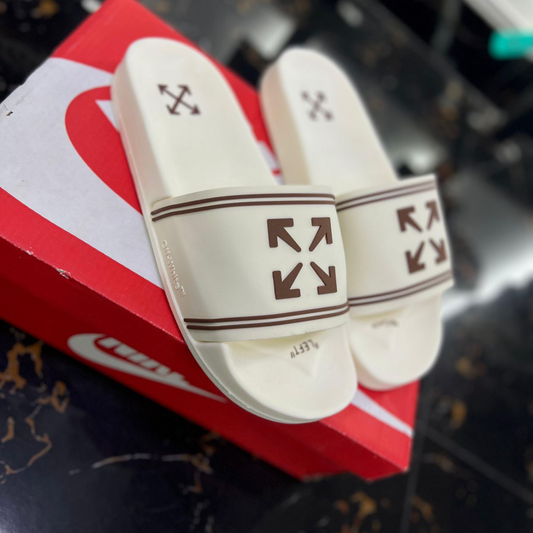 Chancletas Off white beige con marrón