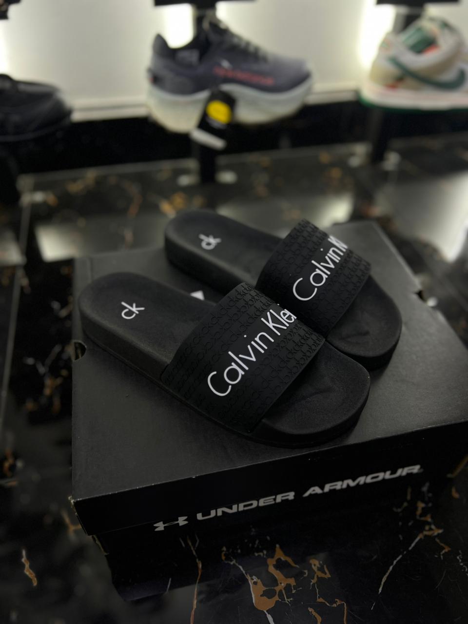 Chancletas Calvin Klein negras