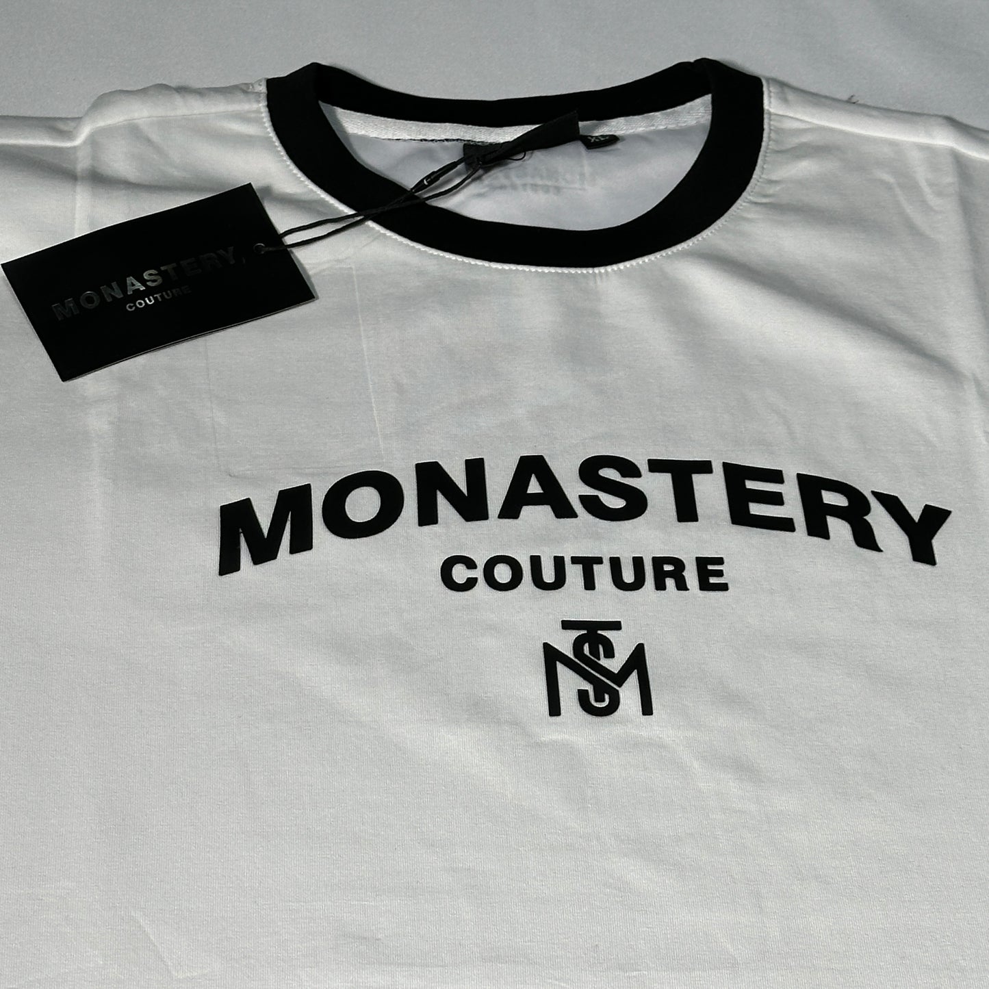 Camiseta Monastery blanca